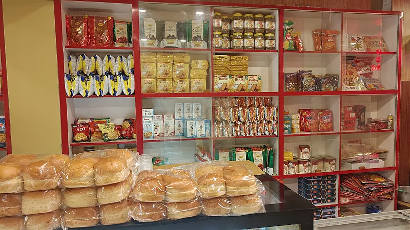 New Rasraj Sweets Restaurant