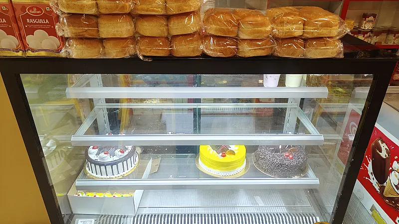 New Rasraj Sweets Restaurant